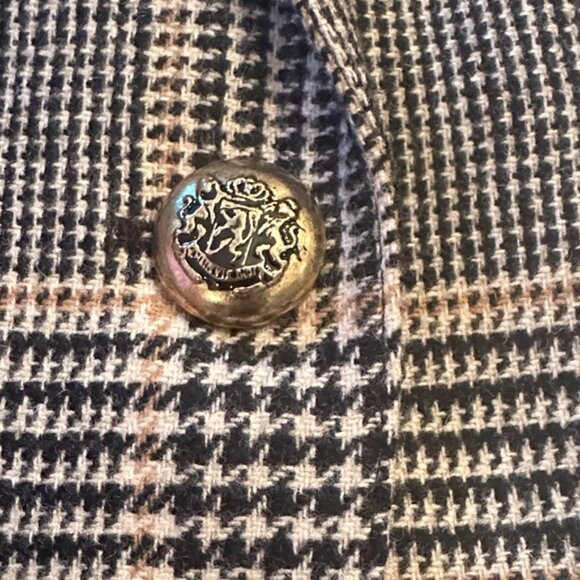 Smythe Houndstooth Blazer with Black Velvet Collar and Gold Buttons - Picture 5 of 9